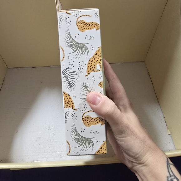 Hot Stuff Heated Neck Wrap Cheetah and Leaves - Picture 3 of 4